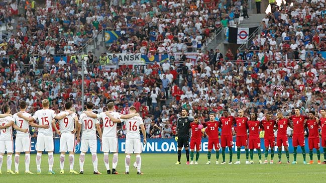 Euro 2016’da Türkiye için saygı duruşu