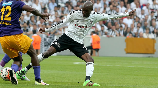 Beşiktaş'ta Atiba Hutchinson depremi