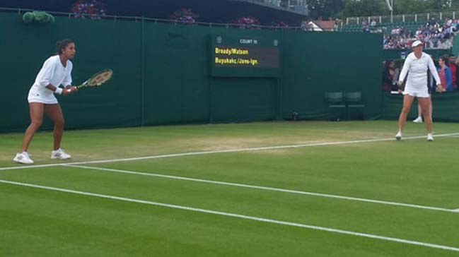 Çağla Büyükakçay Wimbledon'a çiftlerde veda etti