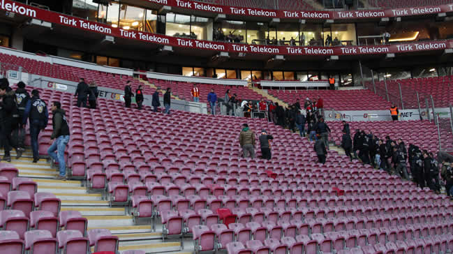 Galatasaray'da kombine depremi!
