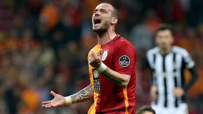 Galatasaray'da yönetim-Sneijder savaşı