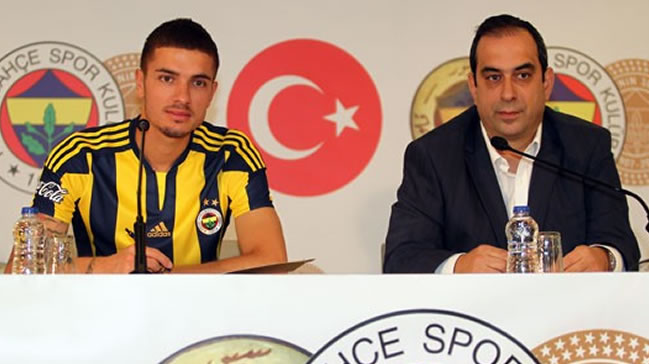 Yeni transfer sözleşmeyi imzaladı!