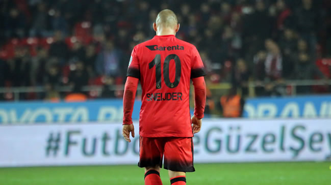 Wesley Sneijder serbest kalabilir