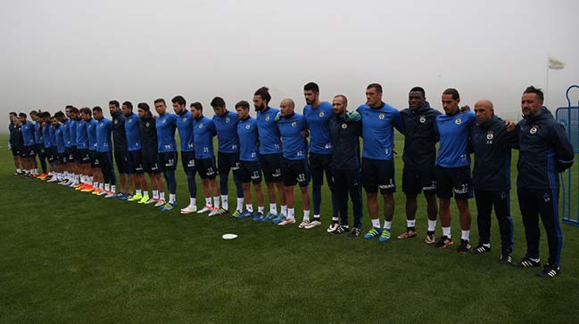 Fenerbahçe'den Turgay Şeren için saygı duruşu