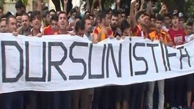 Saray'da isyan büyüyor!