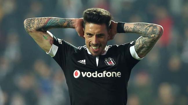 Beşiktaş Sosa'ya süre verdi