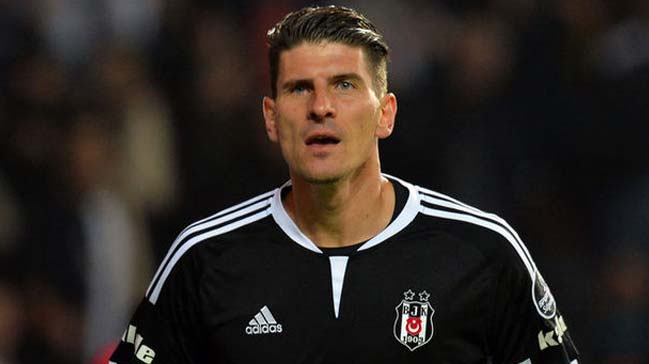 Mario Gomez sabır taşırdı