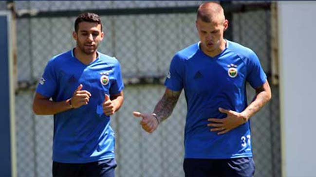 Skrtel ve İsmail Köybaşı antrenmanda