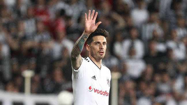 Beşiktaş'a Jose Sosa darbesi!