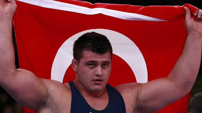 Rıza Kayaalp'e antrenman partneri getirildi