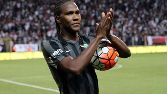 Rodallega Akhisar'ın kamp kadrosunda