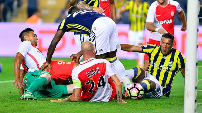 Fenerbahçe'yi çıldırtan iki karar!