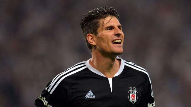 Mario Gomez'e pres sürüyor!