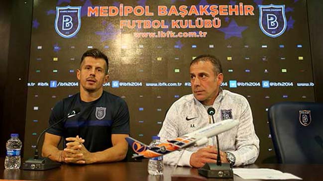 Emre Belözoğlu tarihe geçti!