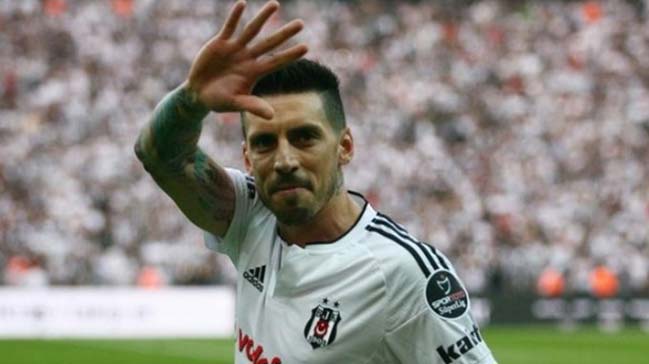 Jose Sosa, Milano'ya uçtu!