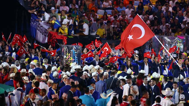 Törende Türkiye'nin bayrağını Kayaalp taşıdı