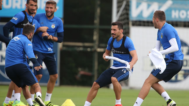 Fenerbahçe'de Vitor Pereira'sız antrenman