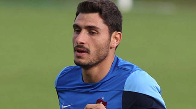 Trabzonsporlu futbolcunun aracı kurşunlandı