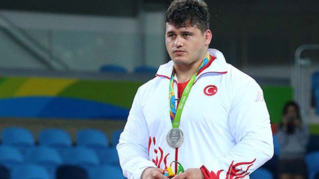 Kayaalp: Gümüş madalya kesmez