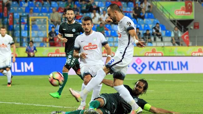 Rize'de Konyaspor'a Emrah Başsan 'dur' dedi!