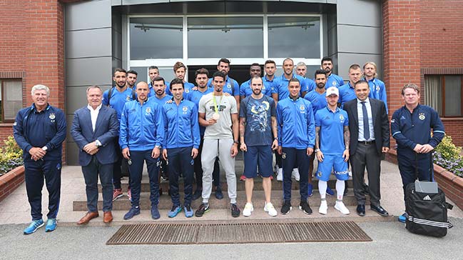 Emenike, olimpiyat madalyasını kaptı!