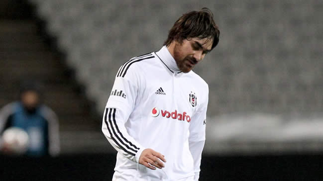 Beşiktaş Veli Kavlak'ın sözleşmesini dondurdu