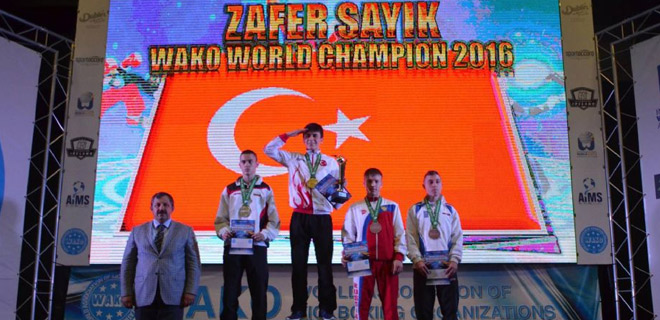 İlk kez katıldı dünya şampiyonu oldu