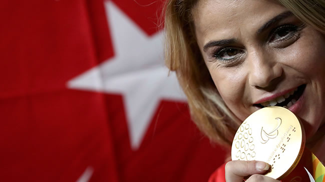 Paralimpik'te çifte rekorla başladık!