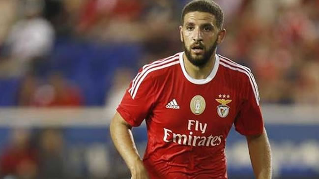 Benfica Adel Taarabt'ın sözleşmesi feshetti