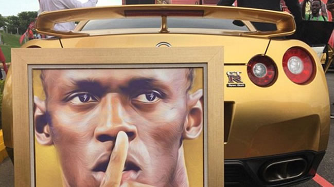 Usain Bolt'a altın araba hediye ettiler