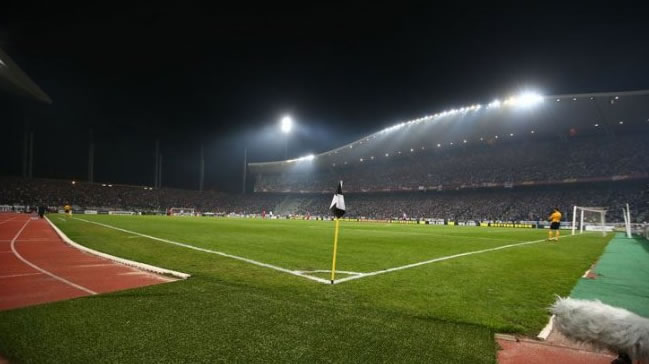Beşiktaş Olimpiyat Stadı'nın kapısından dönmüş