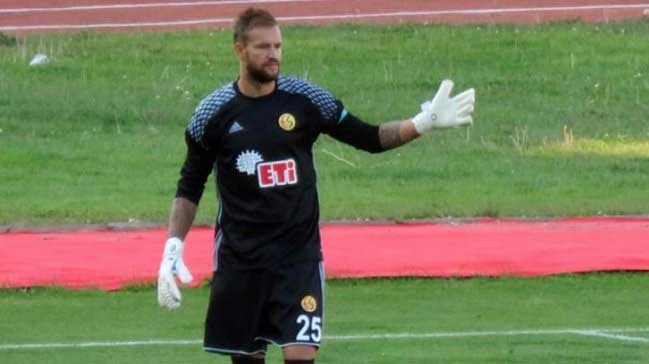 Boffin'den tarihi gol! 70 metreden attı!