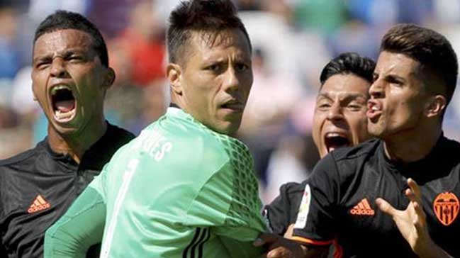 17. penaltısını kurtararak tarihe geçti!