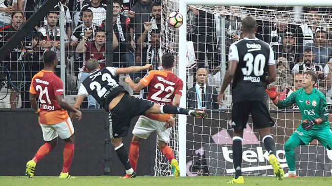 Yıldız futbolcunun bileti kesildi!