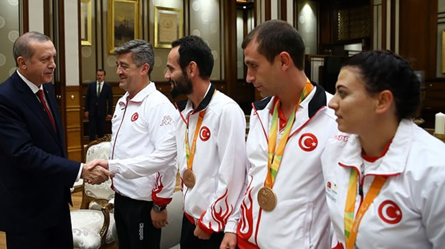 Kahramanlar Beştepe'de