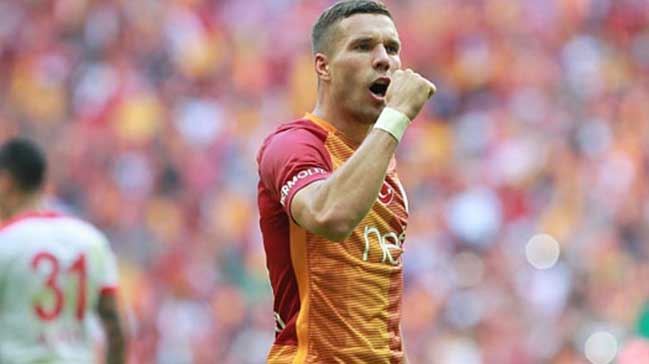 Almanya Podolski ve Gomez'i konuşuyor!