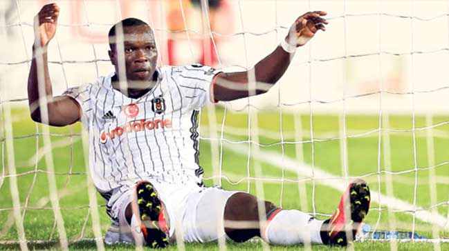 Aranan golcü Aboubakar değil