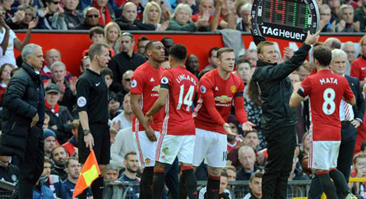 ManU'lu taraftara görülmemiş ceza!