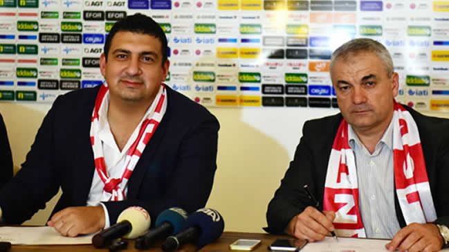 Rıza Çalımbay'dan Antalyaspor'a 2 yıllık imza