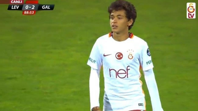 14 yaşındaki Mustafa Kapı tarihe geçti