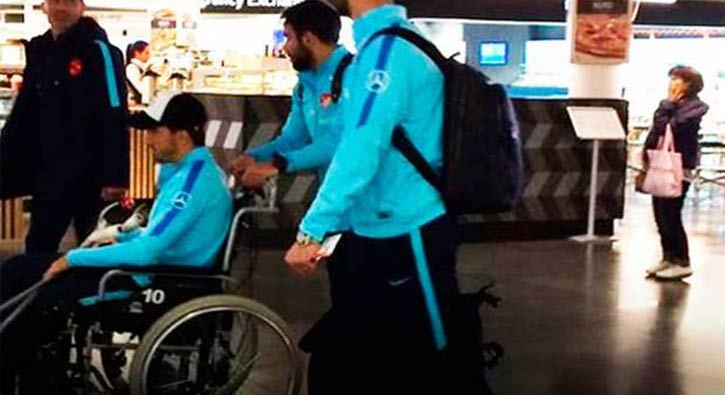 Ozan Tufan tekerlekli sandalyede!