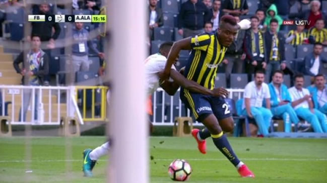Fenerbahçelileri çıldırtan pozisyon!