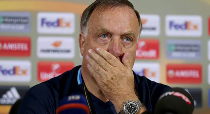 Advocaat tarih yazdı!