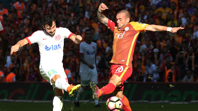 Wesley Sneijder'den flaş karar! 