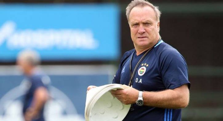Advocaat'tan Manchester maçında büyük sürpriz