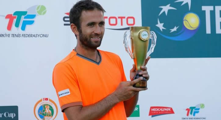 Galatasaray Marsel İlhan'ı transfer etti