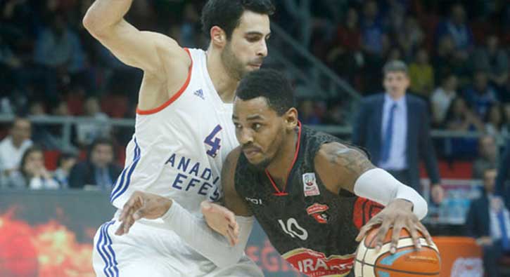 Anadolu Efes 4'te 4 yaptı!