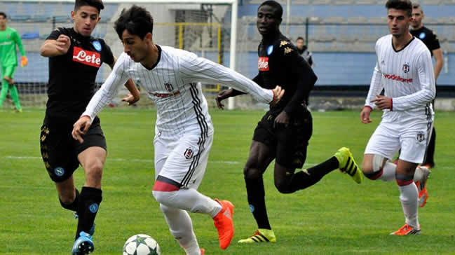 U19'da kazanan Napoli