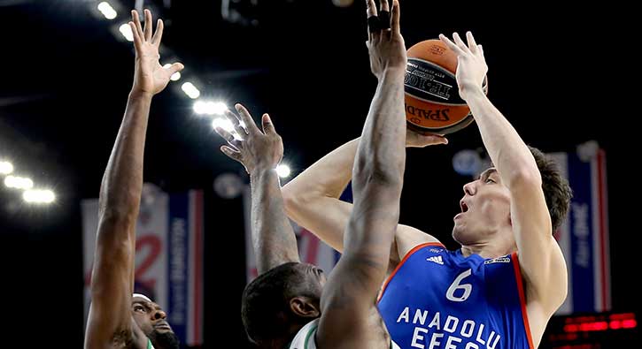 2 kez uzayan maçı Anadolu Efes kazandı!