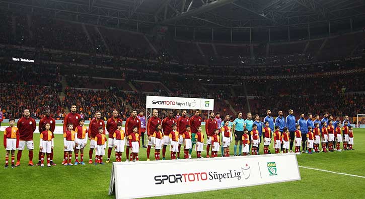 Türk Telekom Arena'da o futbolcuya büyük tepki!